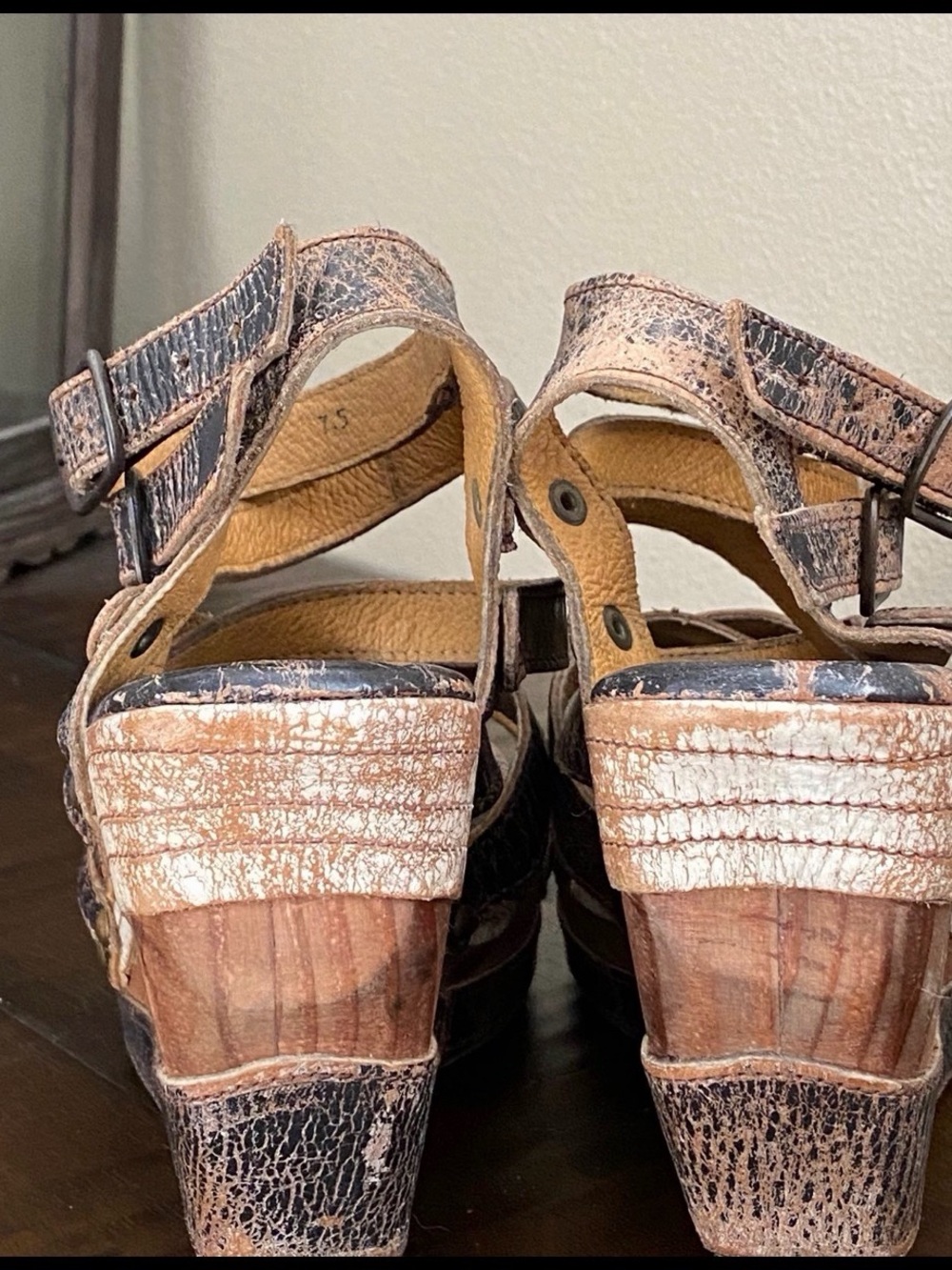 Bed Stu Juliana Distressed Leather Wedges - Picture 4 of 6